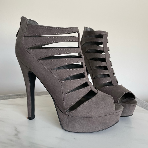 Like New Guess Heels “Cerys” - Picture 3 of 7